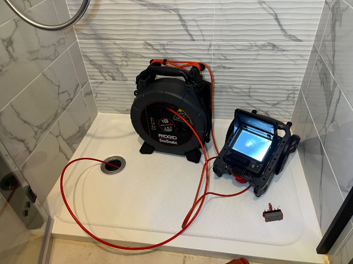 Recherche de fuite d’eau sur évacuation d'une douche dans les Bouches-du-Rhône