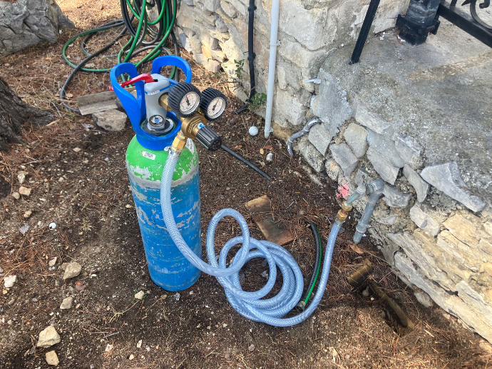 Détection de fuite d’eau par injection de traceur gaz dans les Bouches-du-Rhône