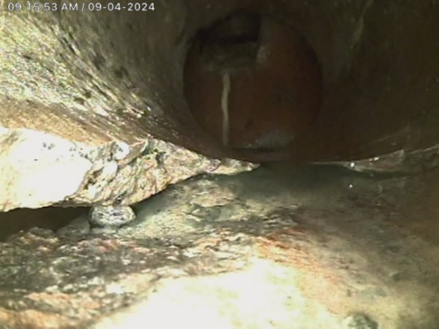 Recherche de fuite à l’aide d’une caméra dans une canalisation du Var